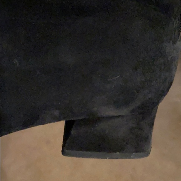 Newport News Black Suede Size 10 Medium Boots Gently Used No Longer Have Box - Picture 4 of 5